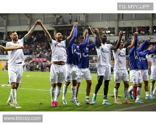 沙尔克04客场大胜，提前锁定德甲保级成功！