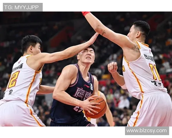 易建联首秀砍下30分,带领广东宏远大胜北控,登顶CBA联赛积分榜 易建联首秀砍下30分,带领广东宏远大胜北控,登顶CBA联赛积分榜