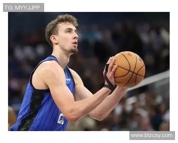 篮网与魔术三节较量精彩纷呈球员表现引人瞩目