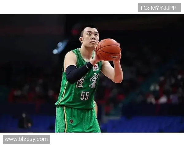 韩德君：从篮球新星到中国男篮核心力量的成长之路与未来展望