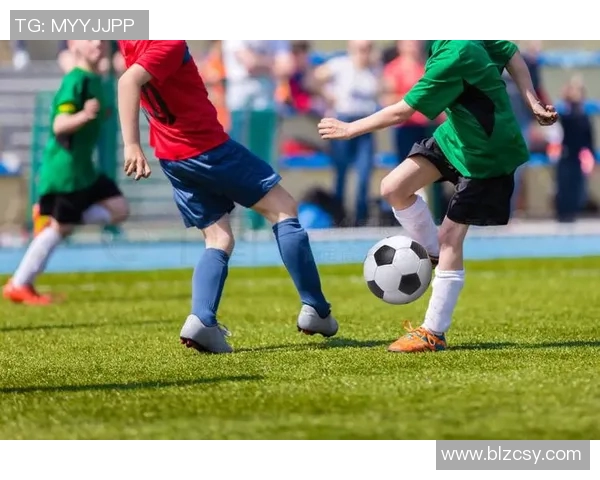 亚特兰特与索诺拉的激烈对决揭示足球战术与团队协作的精彩瞬间 亚特兰特与索诺拉的激烈对决揭示足球战术与团队协作的精彩瞬间