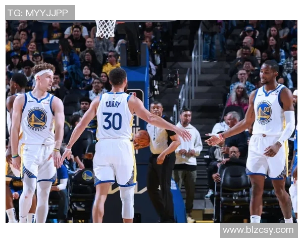 勇士队与灰熊队激战加时赛争夺季后赛关键胜利的精彩瞬间