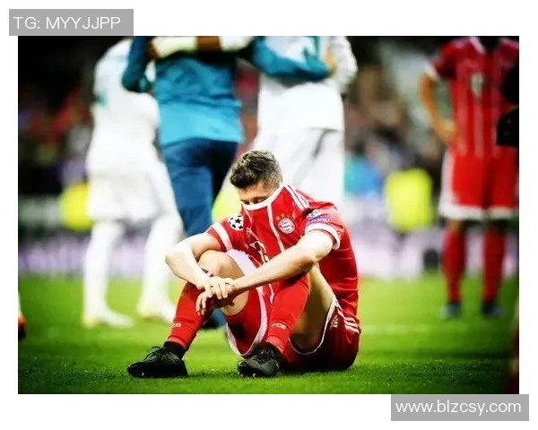 莱万背叛旧主引发拜仁球迷愤怒声讨称其忘恩负义 莱万背叛旧主引发拜仁球迷愤怒声讨称其忘恩负义